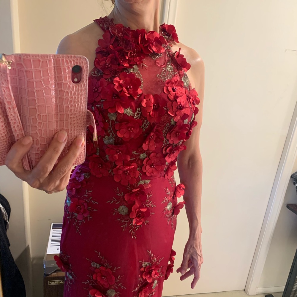 Beautiful dress floral prom gown. This dress new.